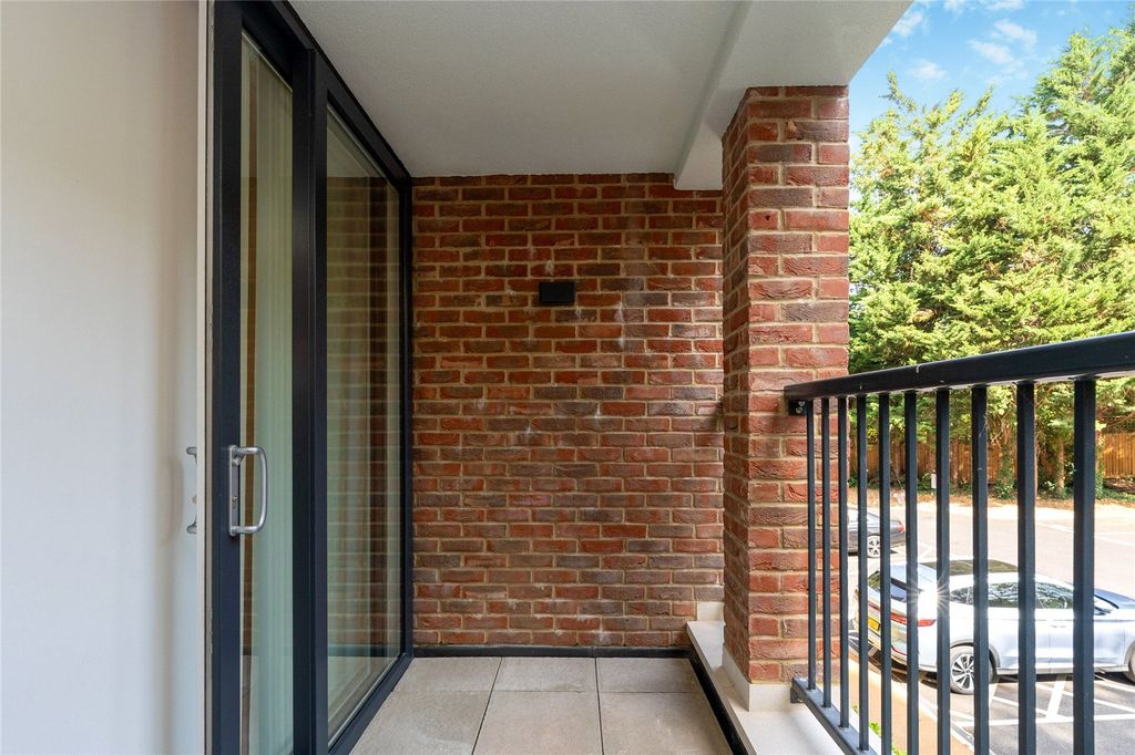 Property photo 3 of 16 Picture No. 14
