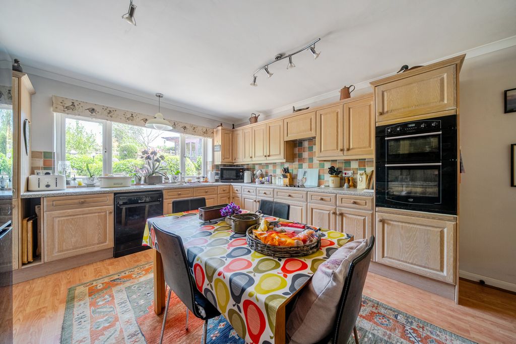 Property photo 3 of 15 Kitchen