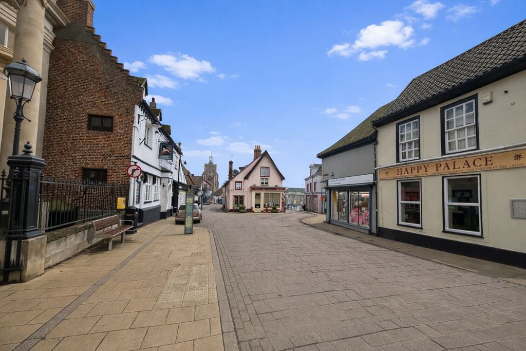 Property photo 2 of 57