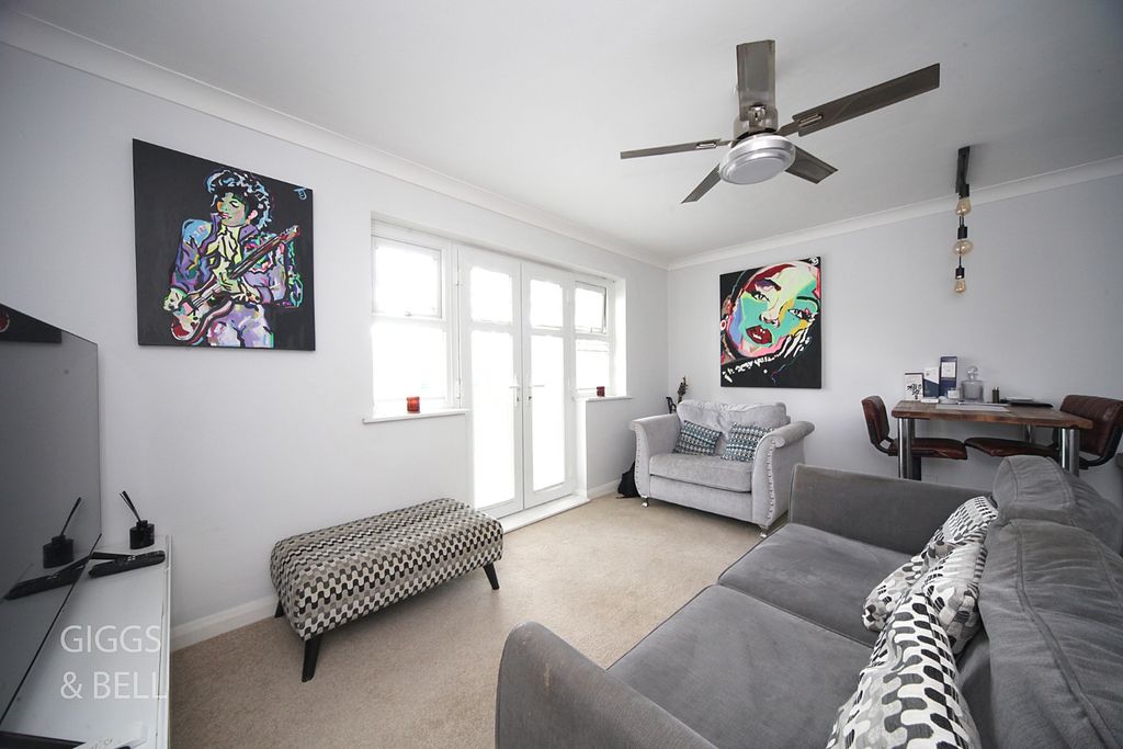 Property photo 3 of 18 5072432