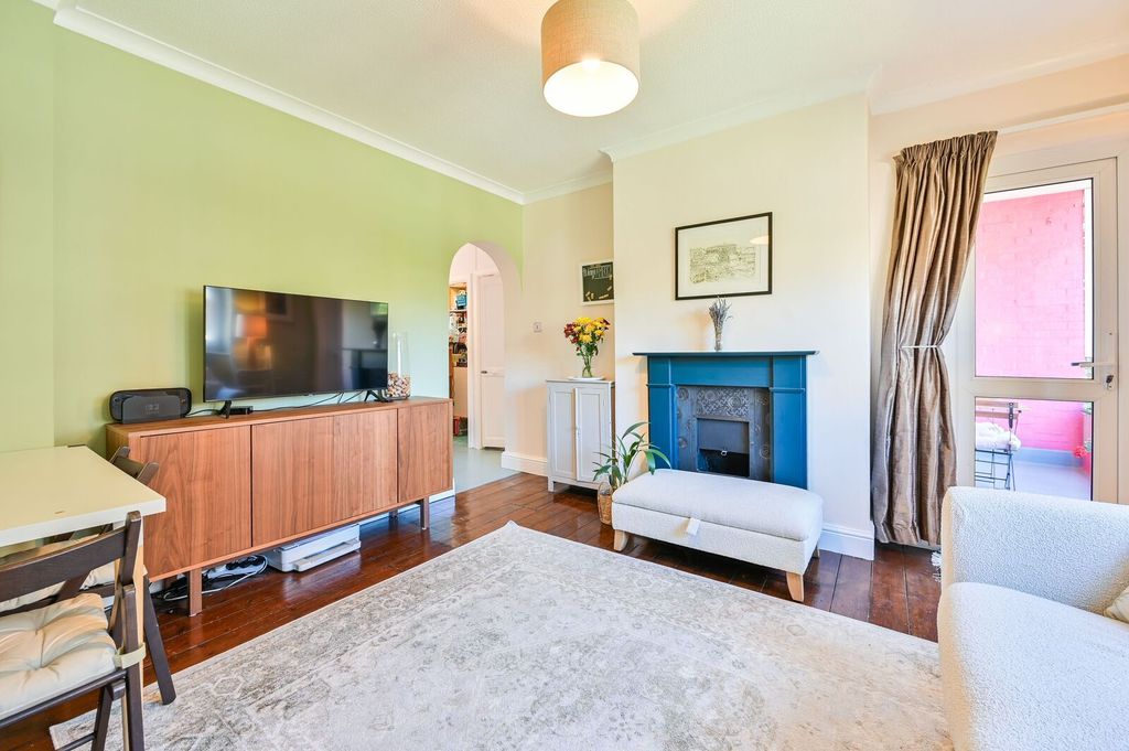 Property photo 3 of 13