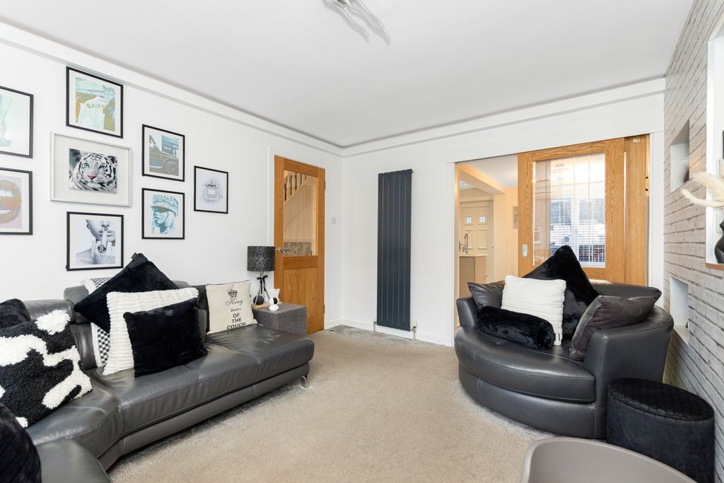 Property photo 3 of 16 Property Image 3