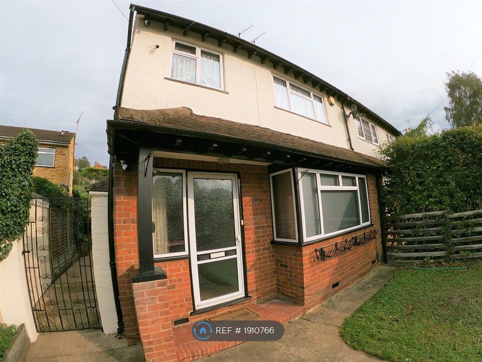 Property photo 1 of 16 Semi-Detached Property