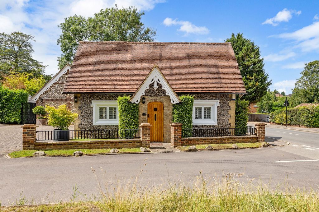 Property photo 1 of 39