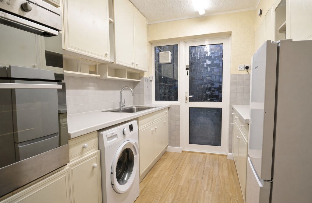 Property photo 2 of 8 Xsbbl
