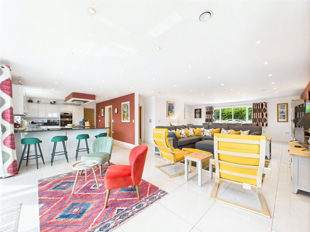 Property photo 2 of 24 Picture No. 41