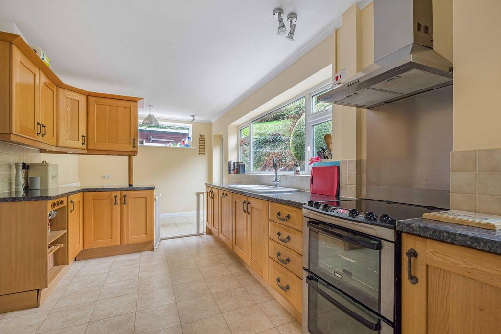 Property photo 3 of 16 Kitchen