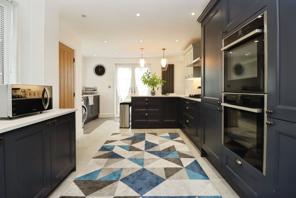 Additional image 5 of 4 bed semi-detached house for saleKingsley Avenue, Kettering NN16