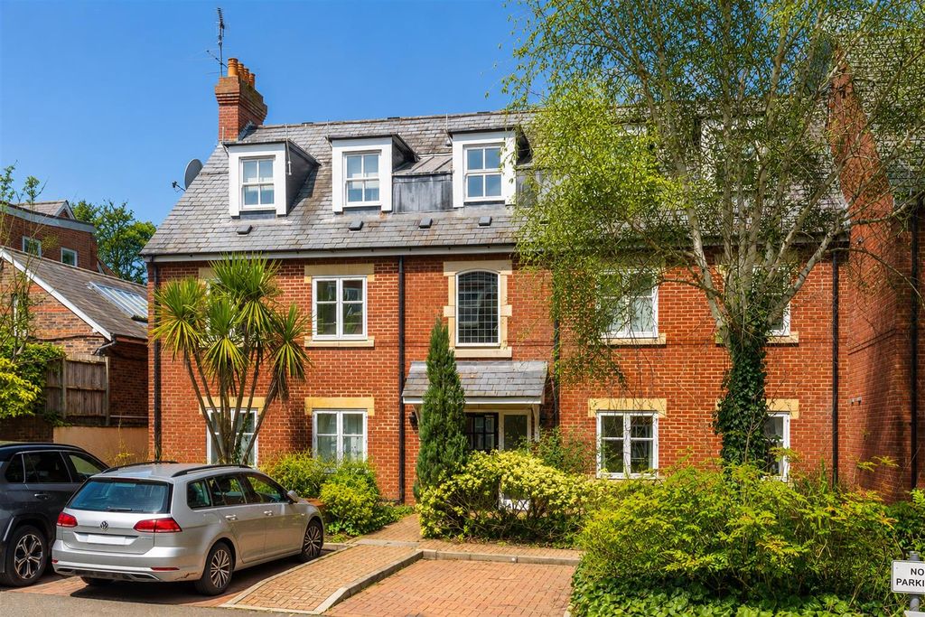 Property photo 1 of 12 d7A407E9-E4Ec-44Da-Bb62-c7590559d094.Png