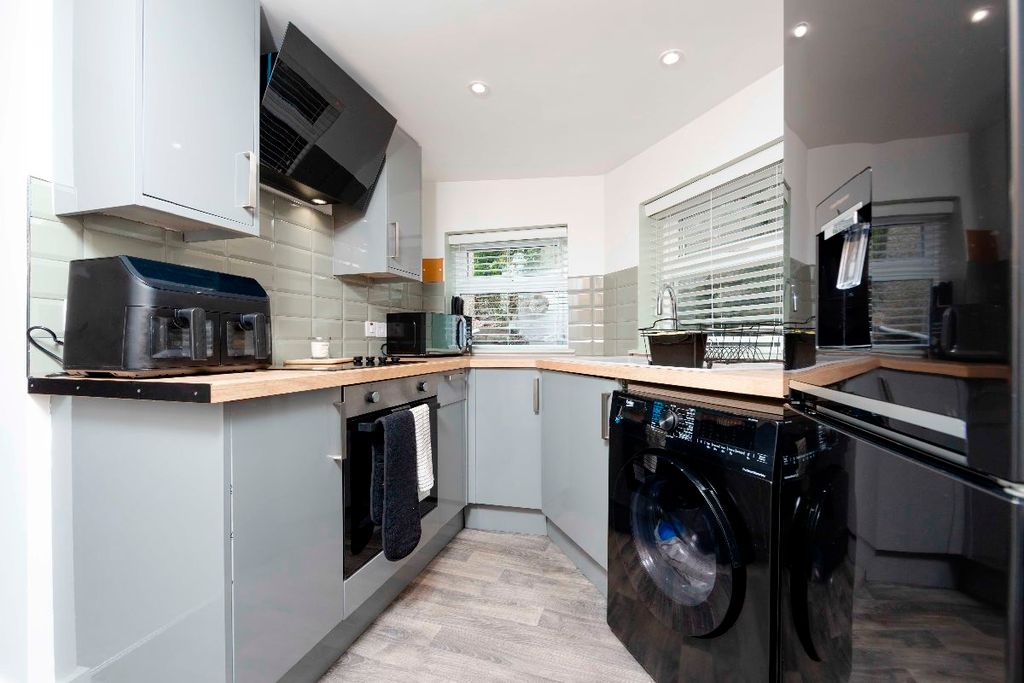 Property photo 3 of 30