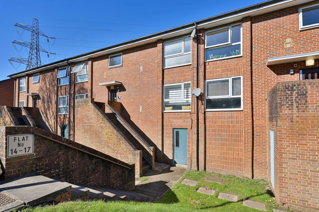 Property photo 2 of 10