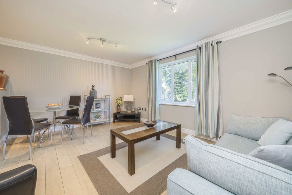 Property photo 2 of 5