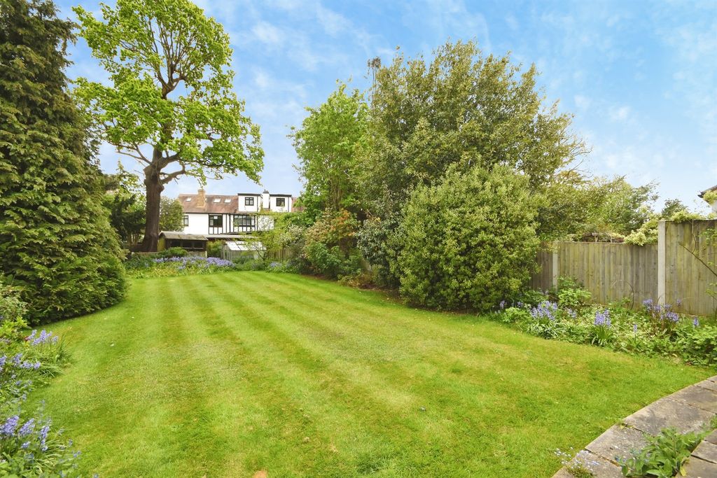 Property photo 2 of 25