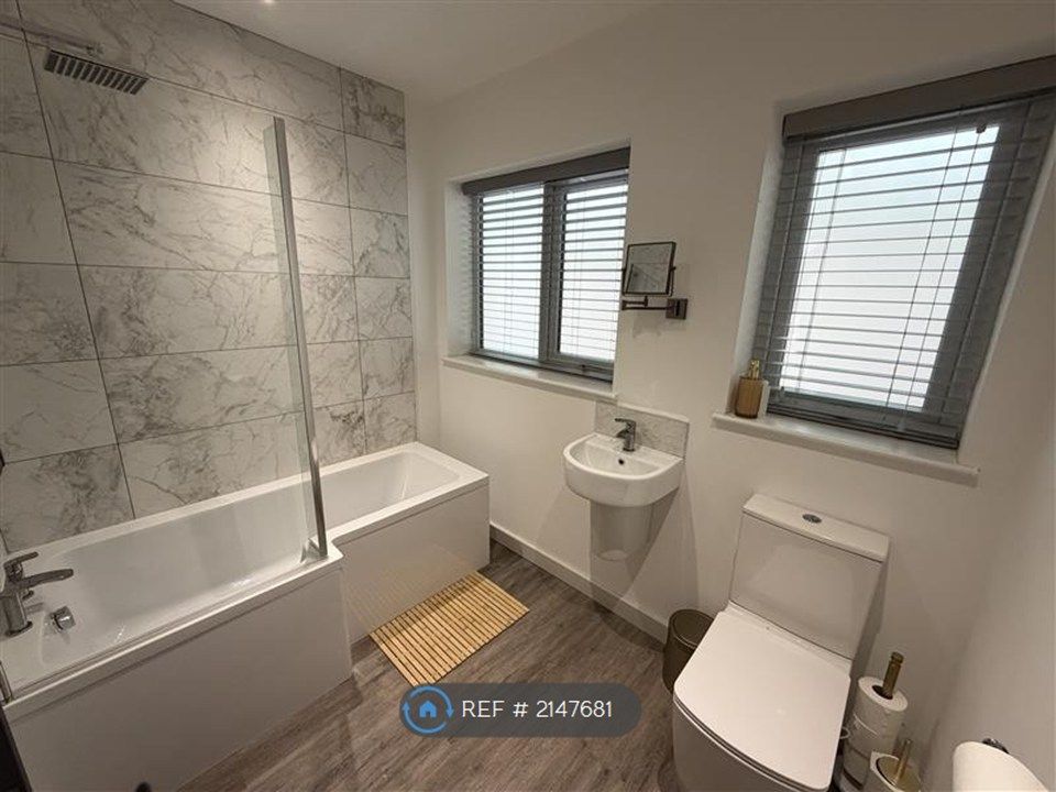 Property photo 2 of 25