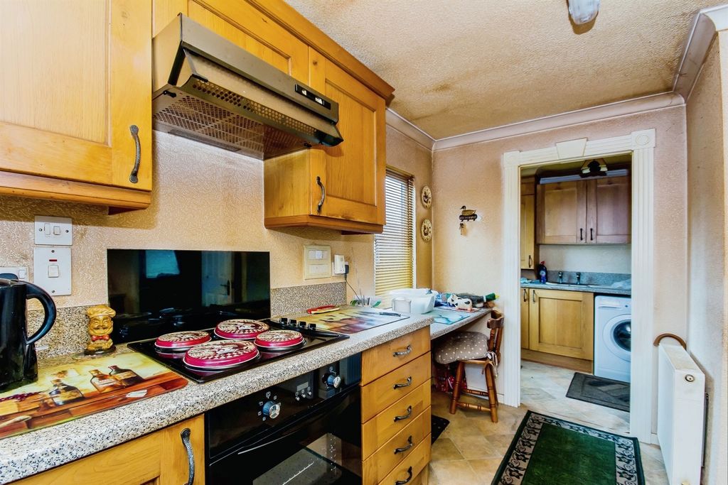 Property photo 3 of 17