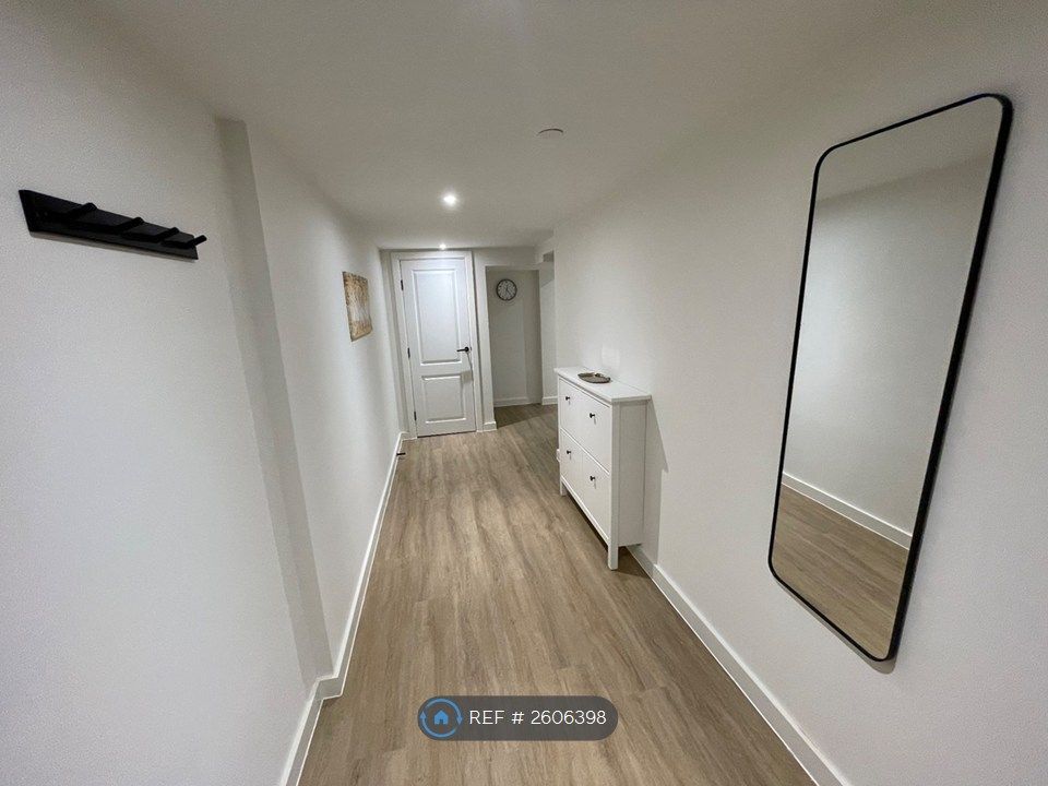 Property photo 2 of 14 Entrance