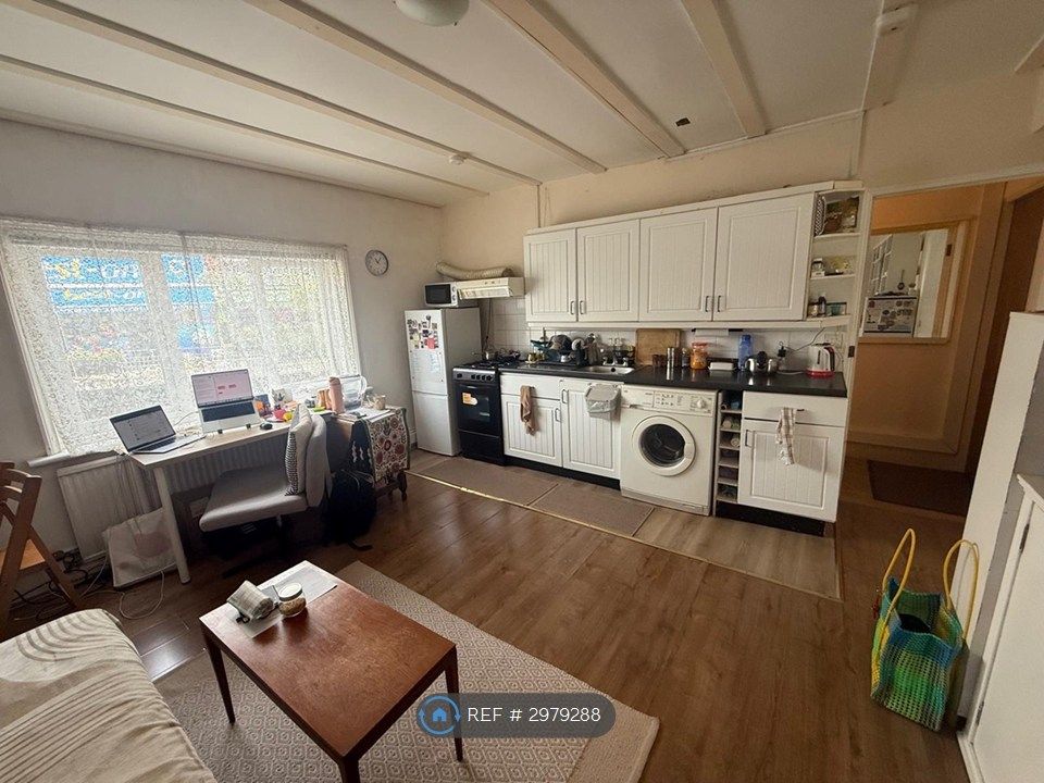 Property photo 3 of 4