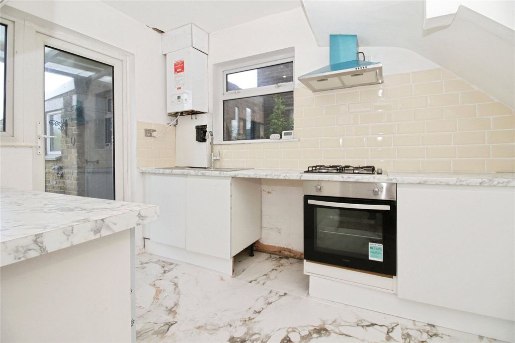 Property photo 2 of 16 Picture No. 03