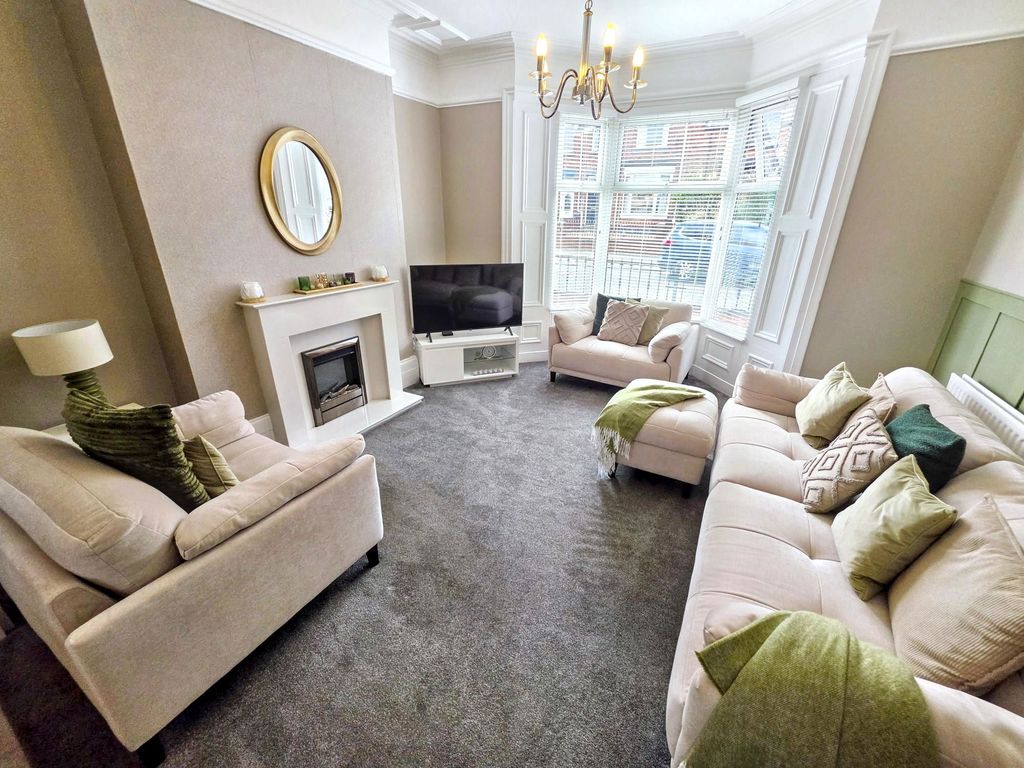 Property photo 2 of 33