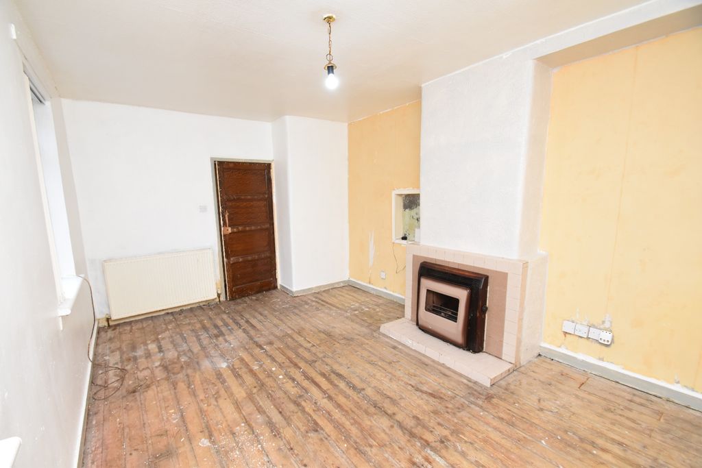 Property photo 3 of 17 4643553