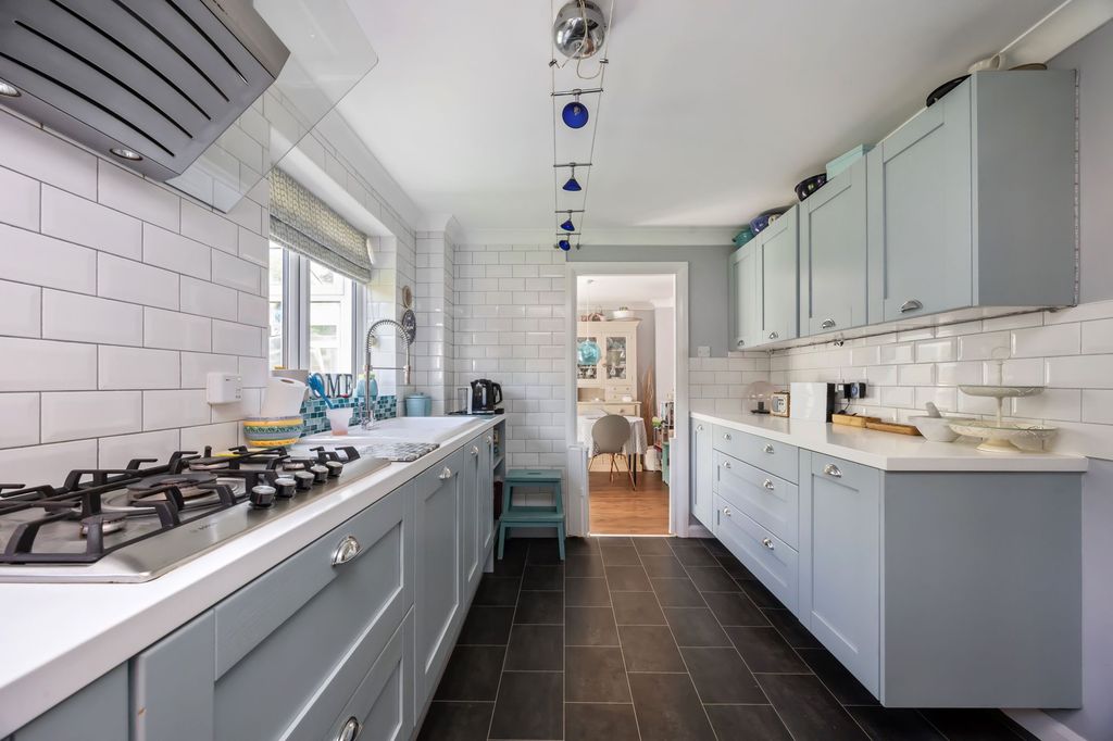 Property photo 3 of 21