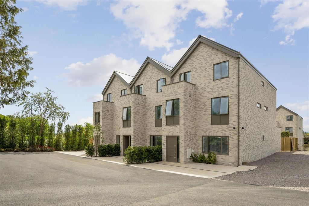 Property photo 1 of 19 Swift Place-1.Jpg