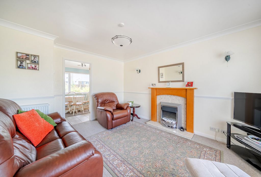 Property photo 2 of 15 1371767-7-68F63Af...