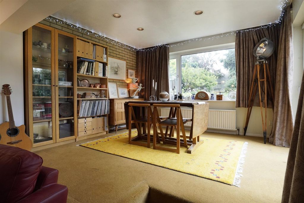 Property photo 2 of 17 Dining Room 1.Jpg