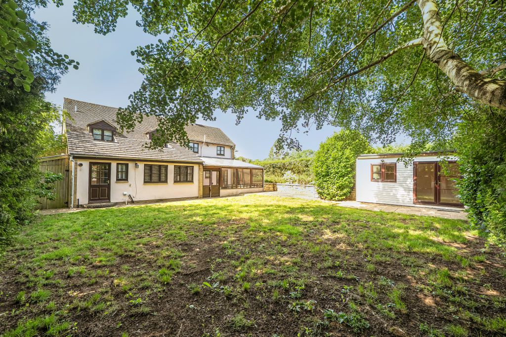 Property photo 2 of 21