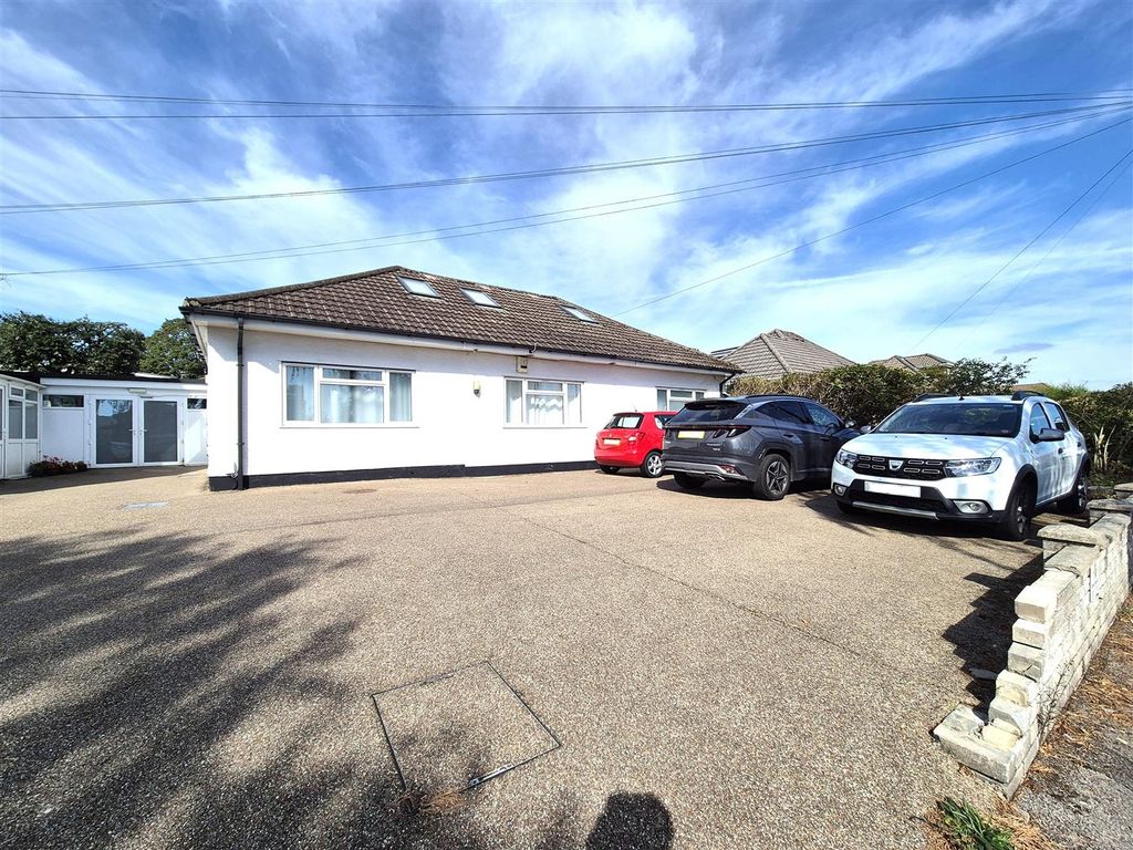 Property photo 1 of 15 17Manfr.Jpg