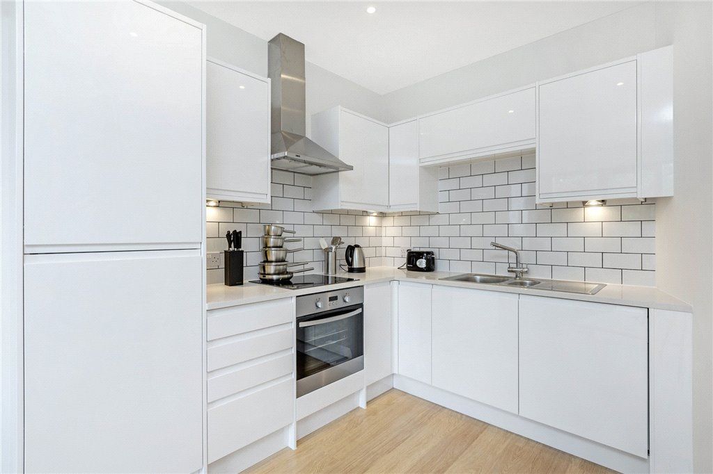 Property photo 2 of 8 Kitchen