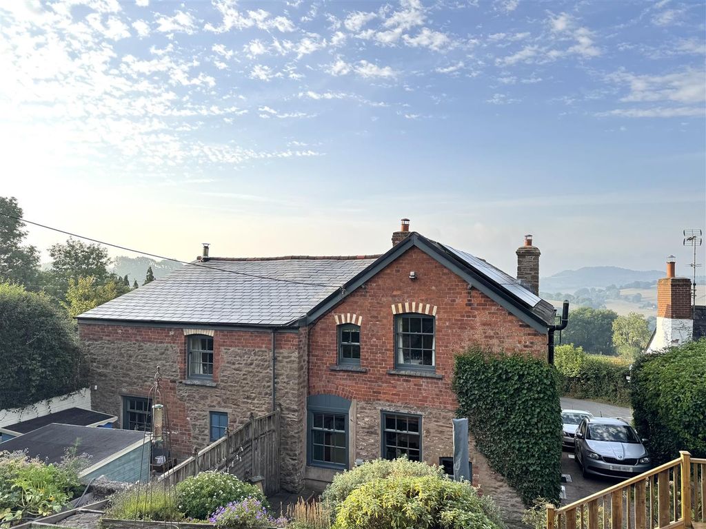Property photo 3 of 28 Upper Demesne Back.Jpg