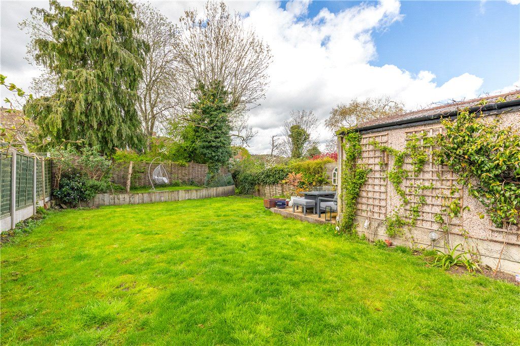 Property photo 2 of 18 South Facing Garden