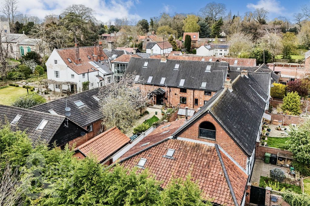 Property photo 1 of 37