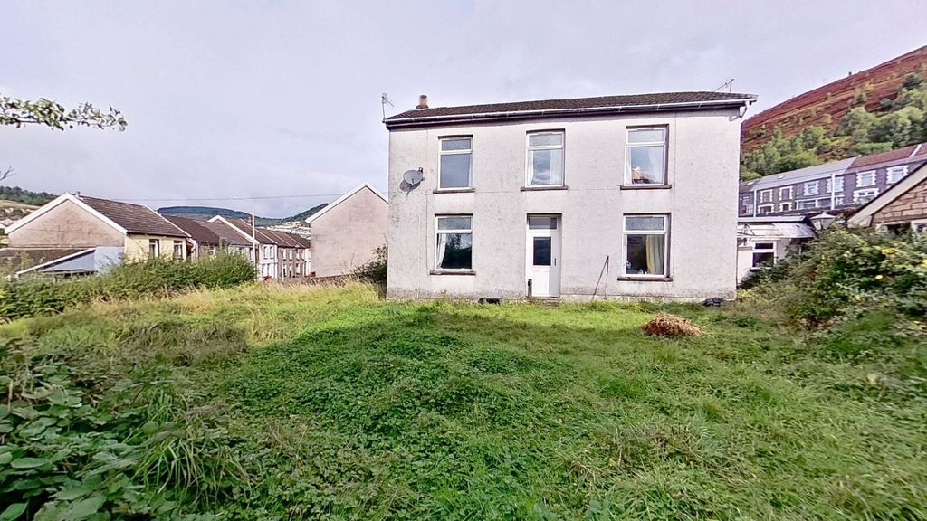 Property photo 2 of 43