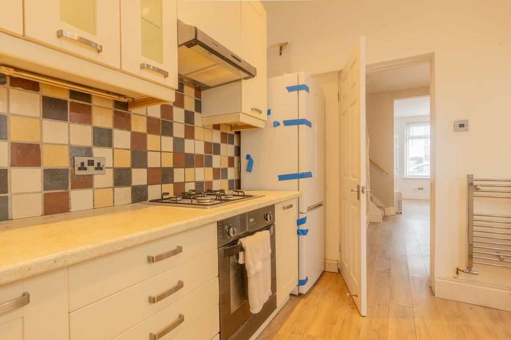 Property photo 2 of 26