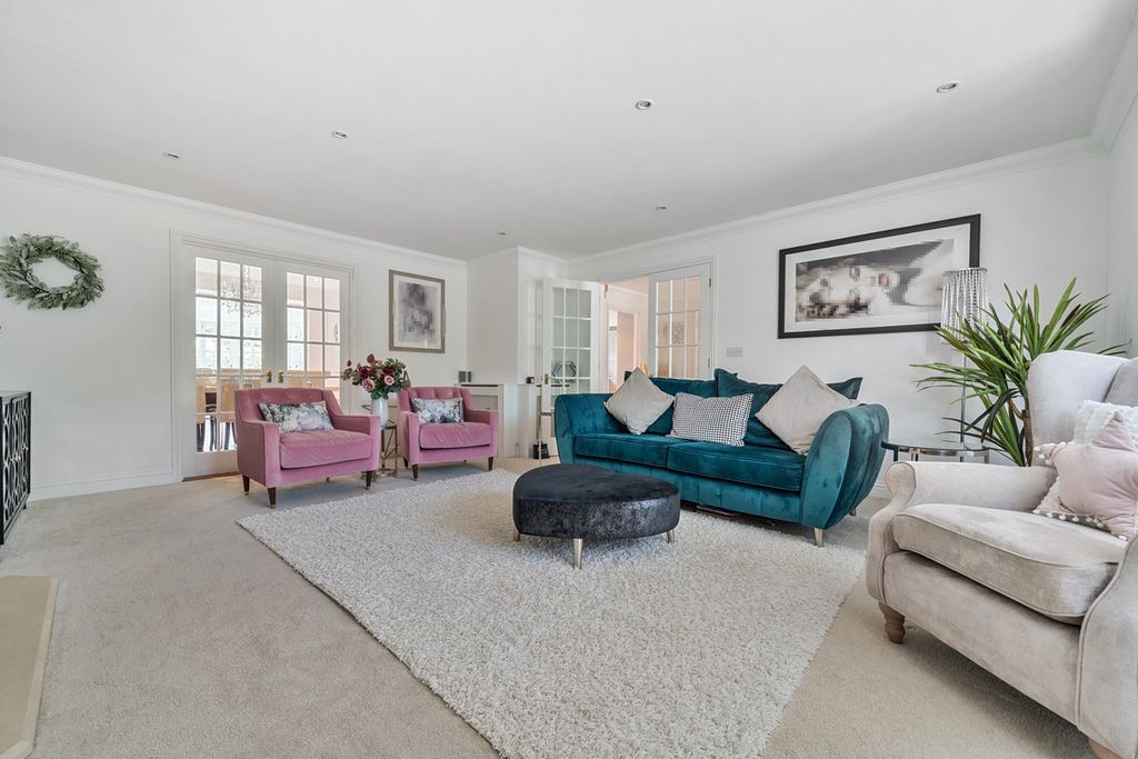 Property photo 3 of 14