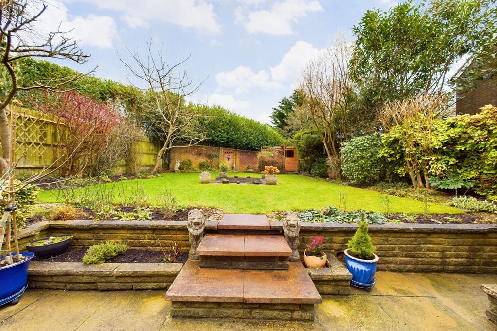 Property photo 2 of 26