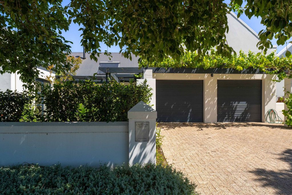 Property photo 2 of 45 Sw1720887