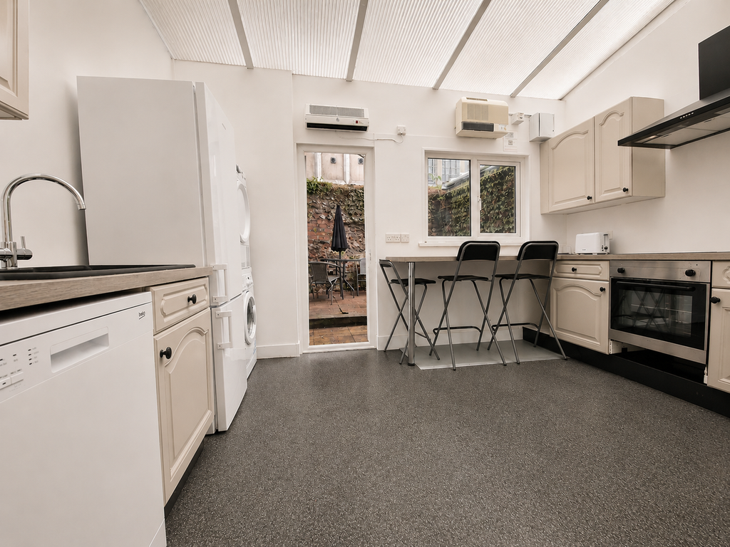 Property photo 2 of 14 Kitchen