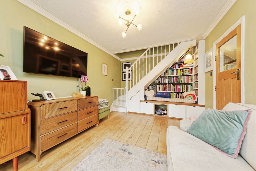 Property photo 3 of 17 Photo