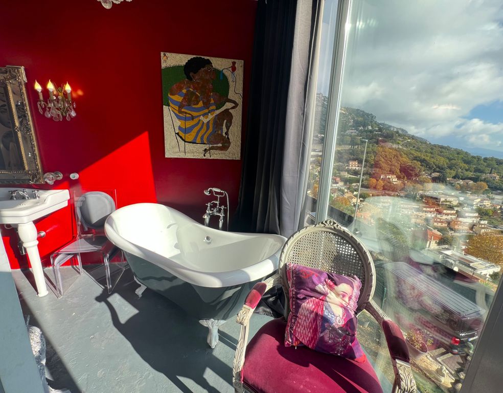 Property photo 3 of 27