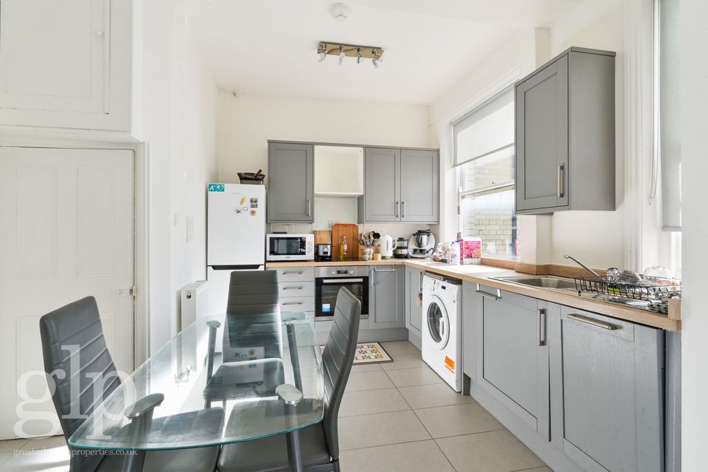 Property photo 1 of 9 3244871
