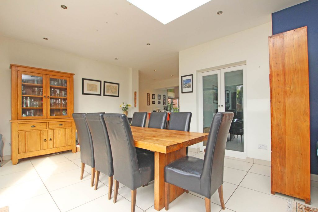 Property photo 3 of 41