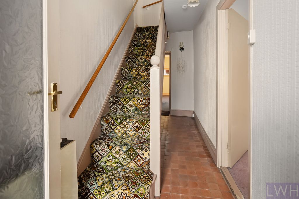 Property photo 3 of 16 Hallway