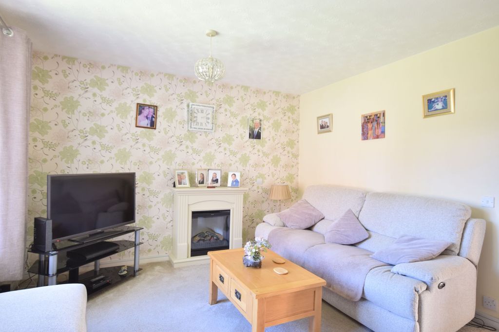 Property photo 2 of 12