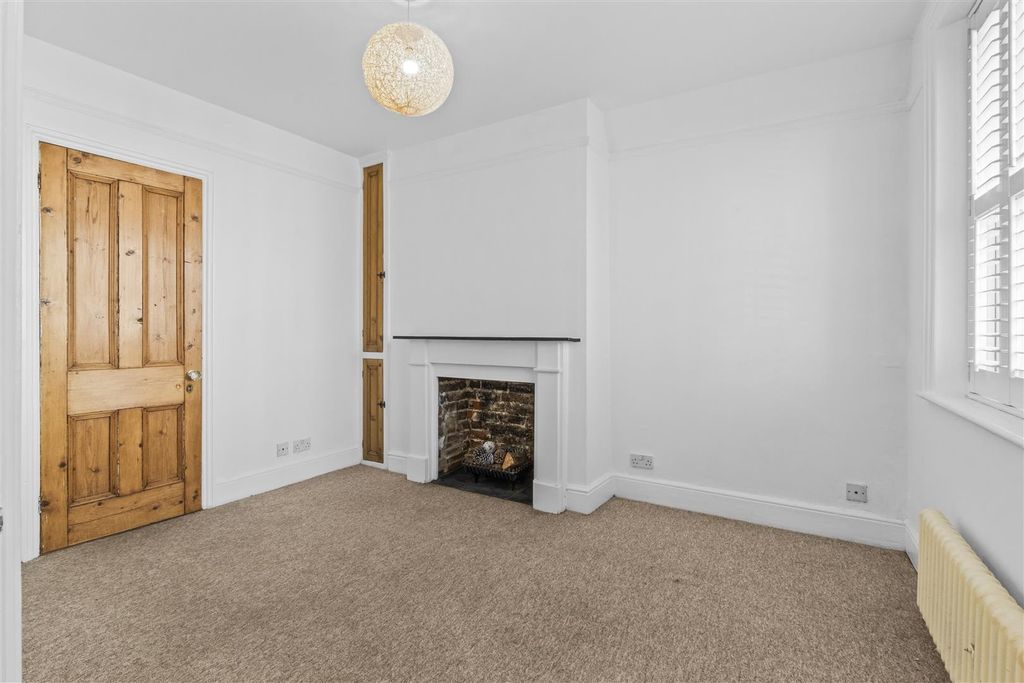 Property photo 2 of 15 Living Room