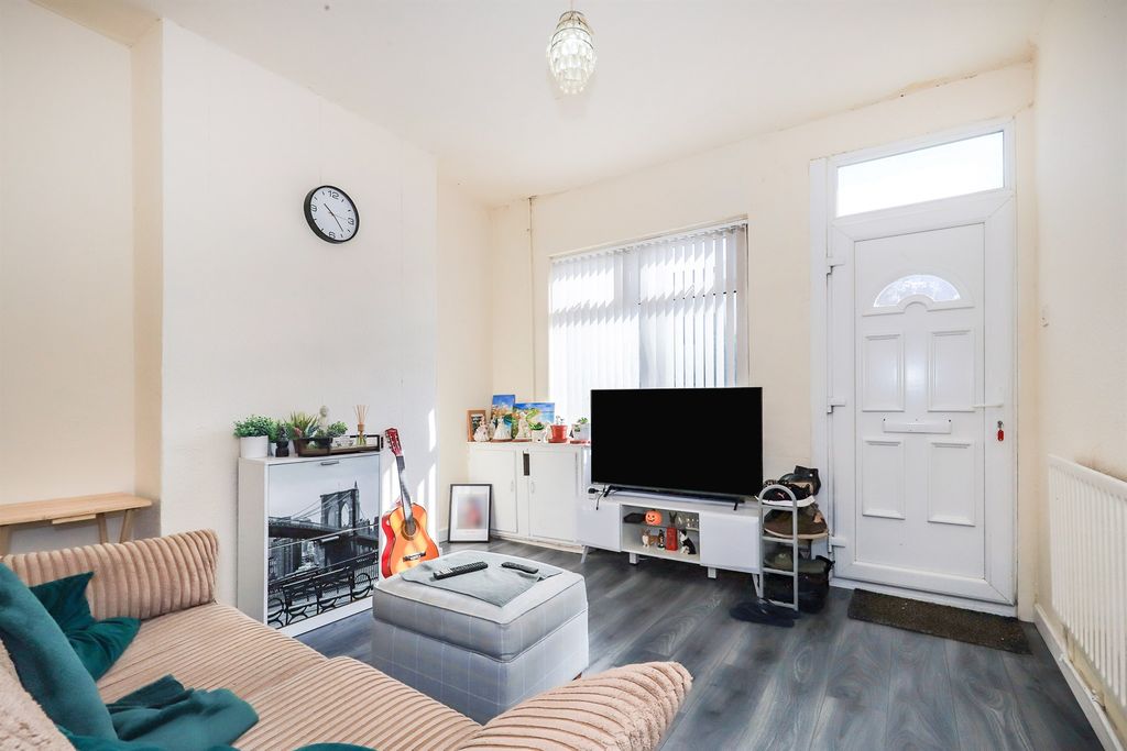Property photo 2 of 14
