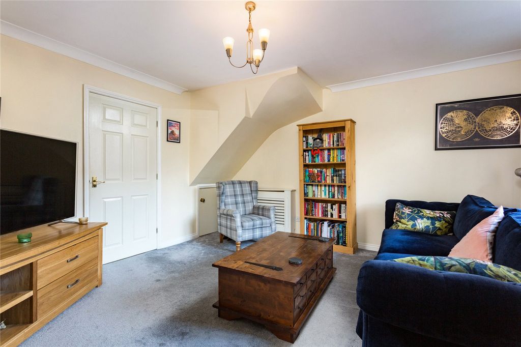 Property photo 3 of 14 Photos