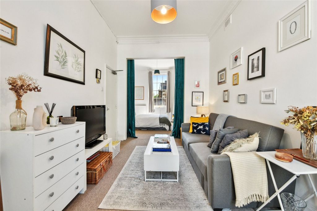 Property photo 3 of 10 Reception Room